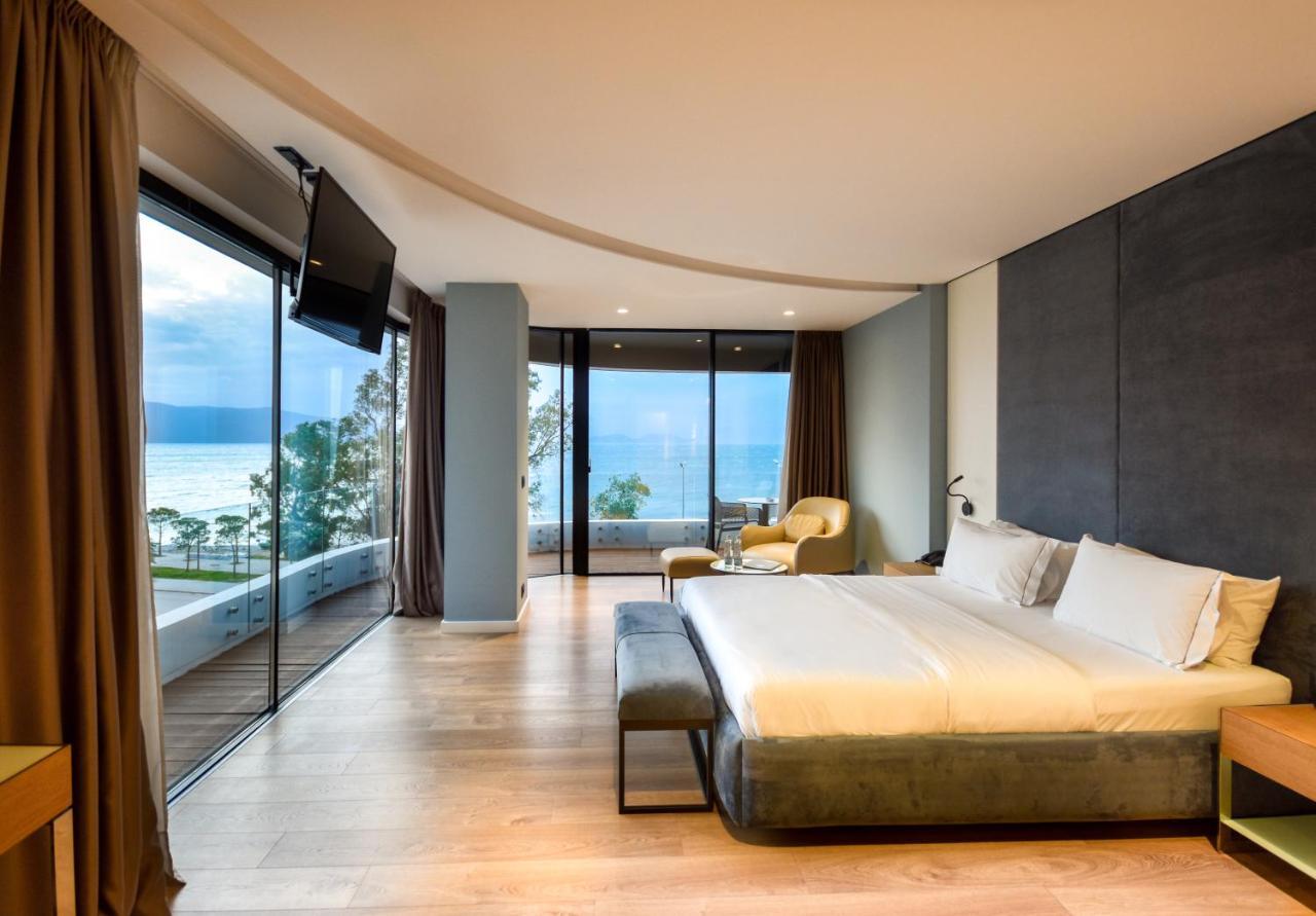 Yacht Hotel Vlorë Esterno foto