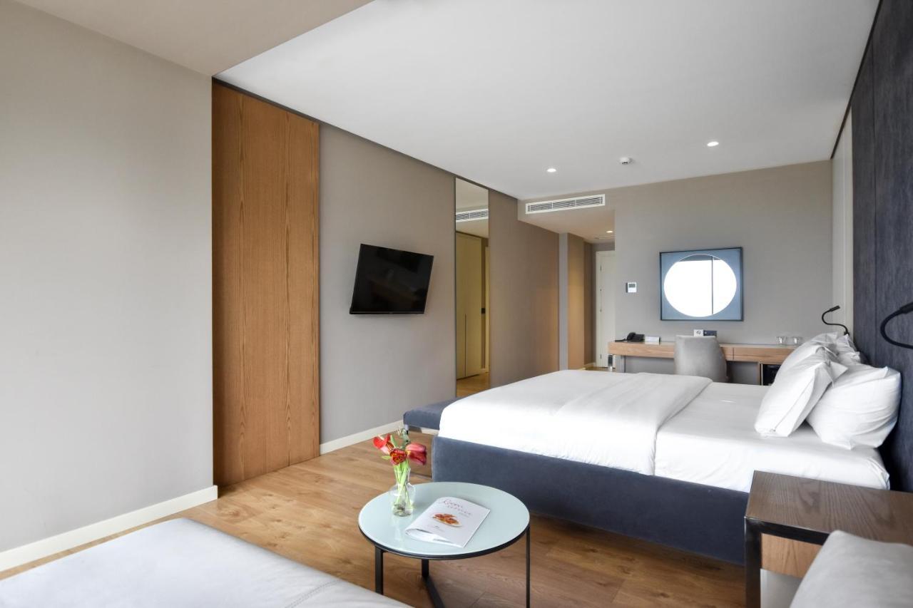 Yacht Hotel Vlorë Esterno foto