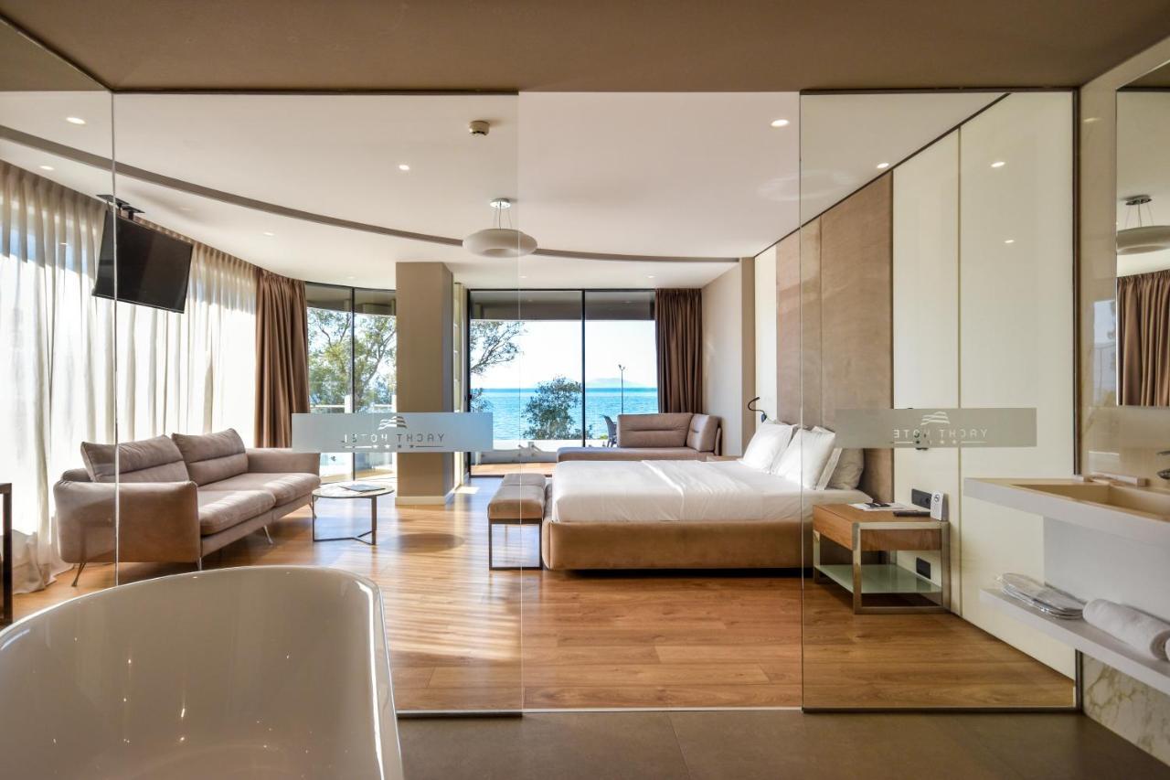 Yacht Hotel Vlorë Esterno foto