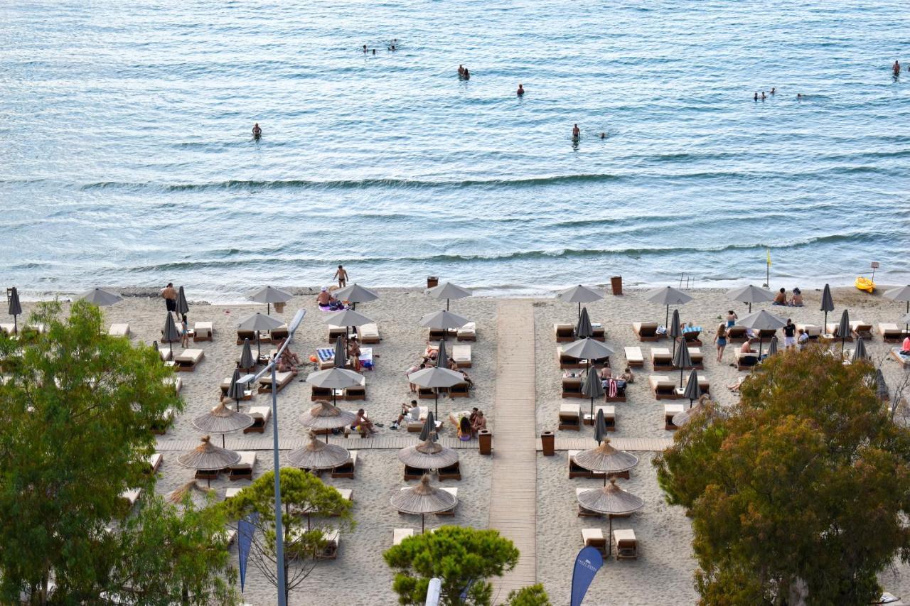 Yacht Hotel Vlorë Esterno foto