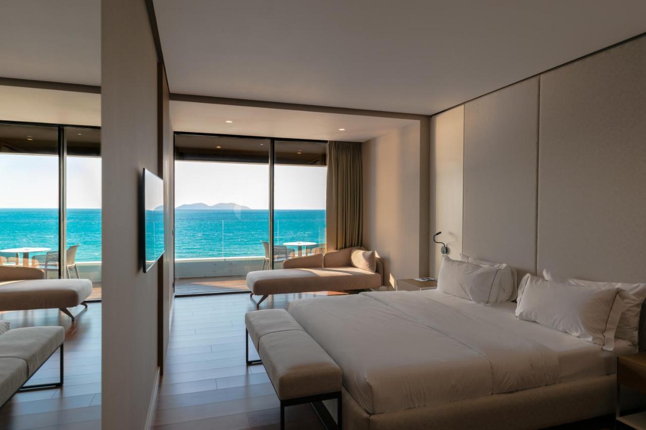 Yacht Hotel Vlorë Esterno foto