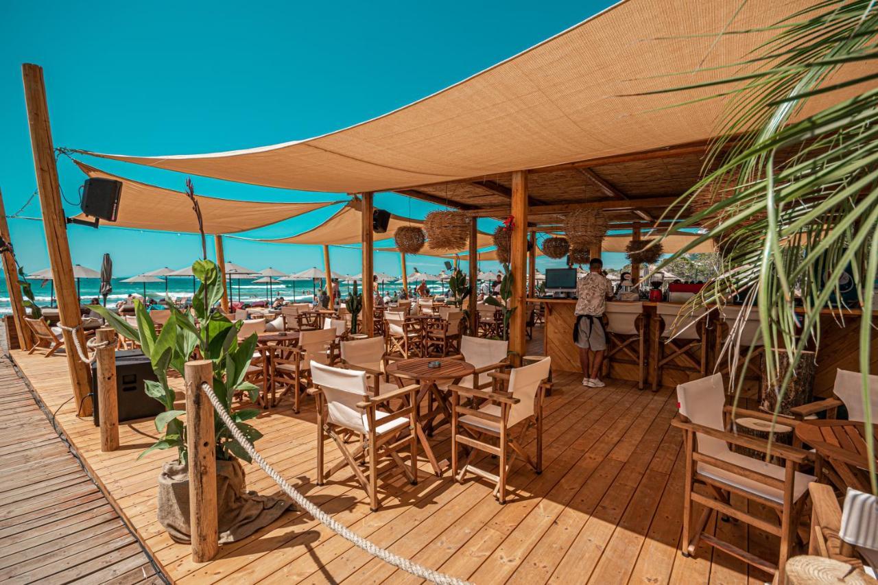 Yacht Hotel Vlorë Esterno foto