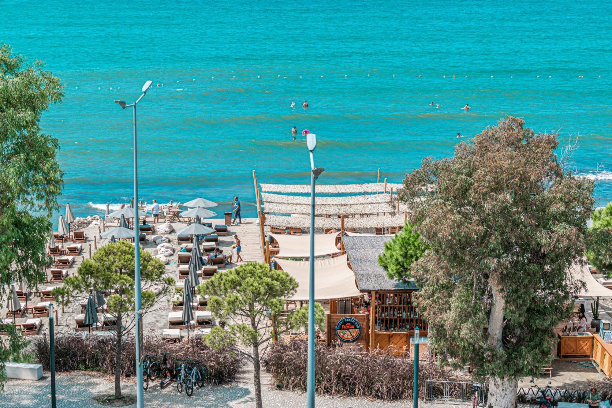 Yacht Hotel Vlorë Esterno foto