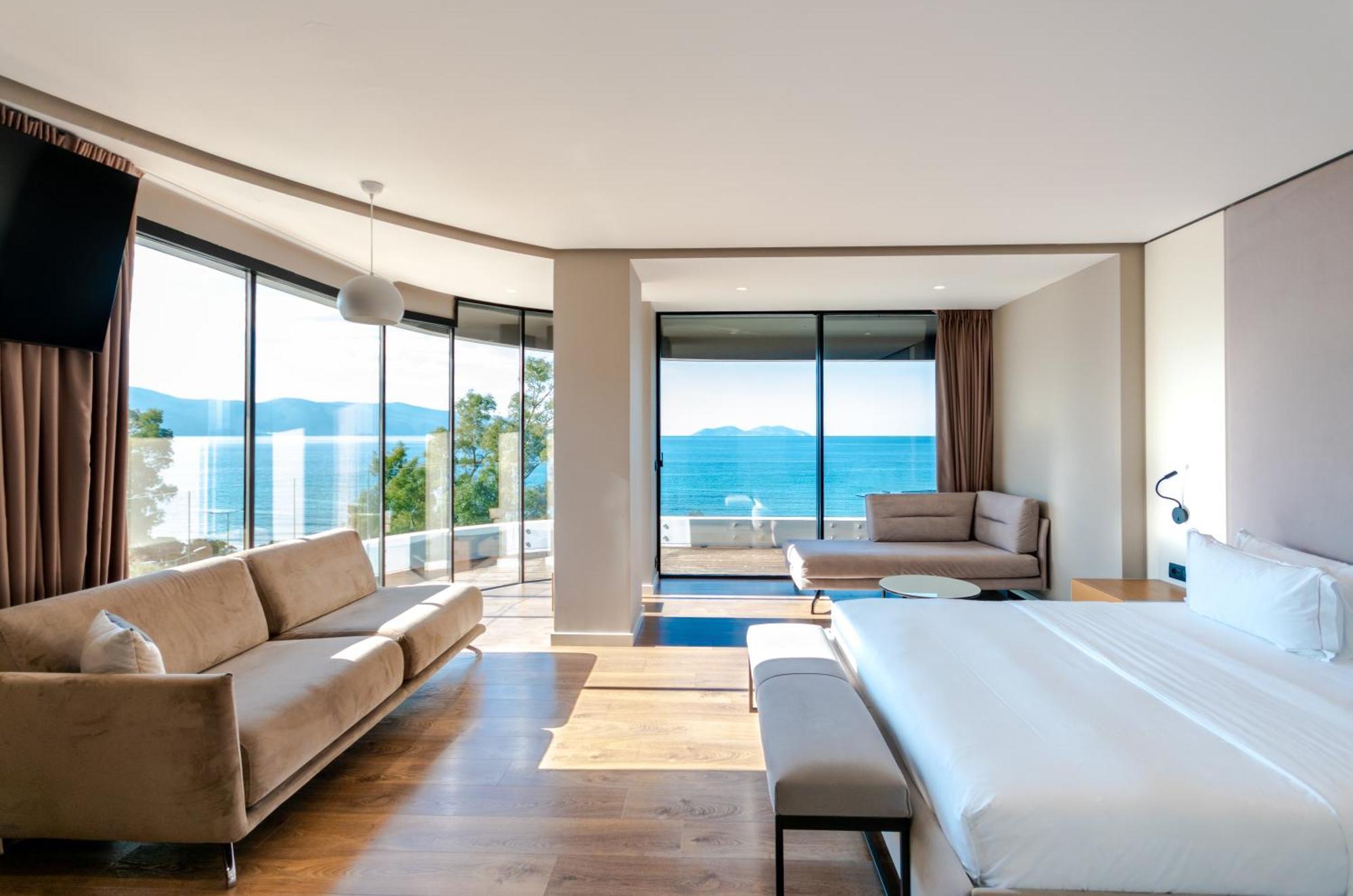Yacht Hotel Vlorë Esterno foto