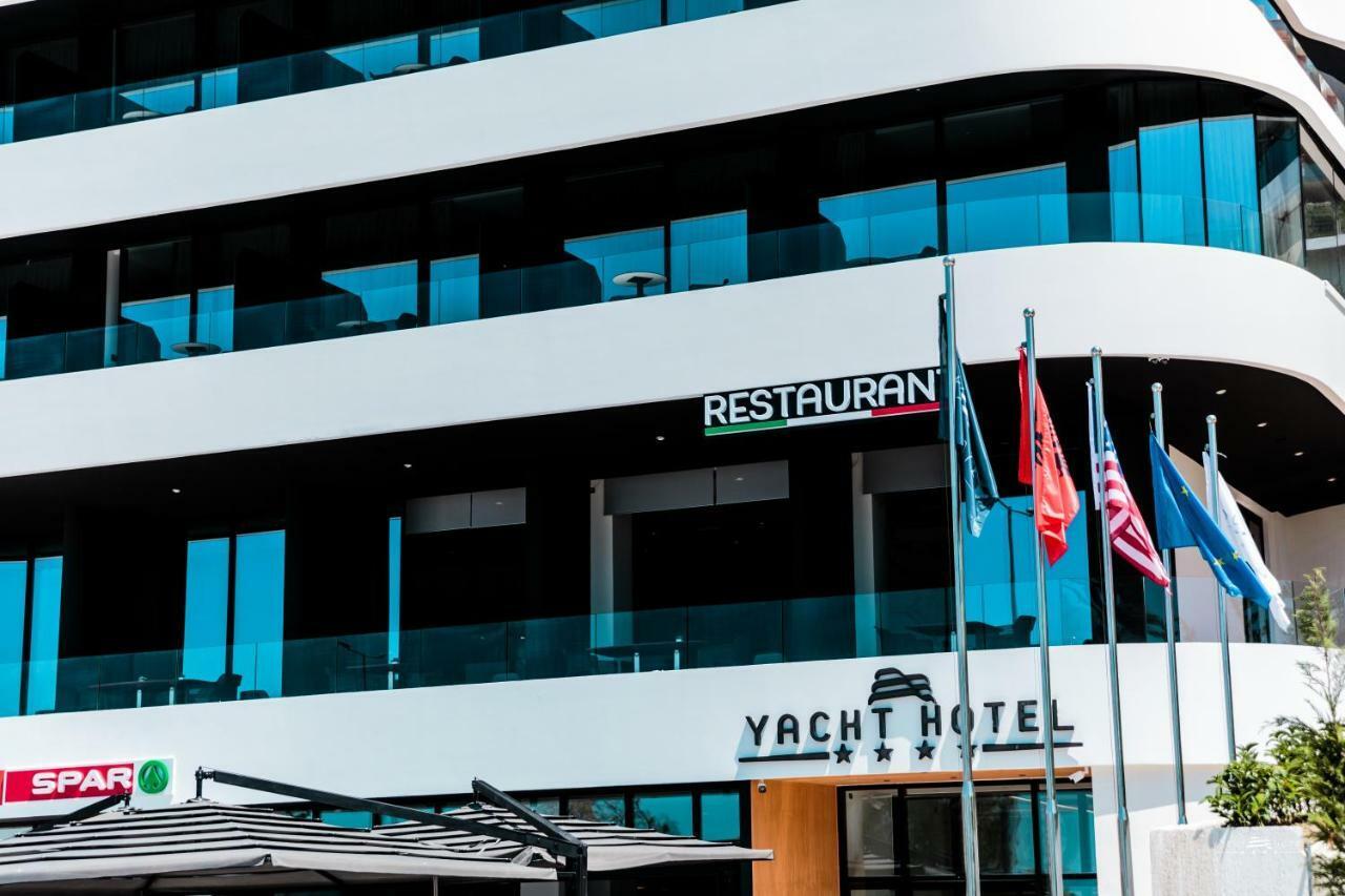 Yacht Hotel Vlorë Esterno foto